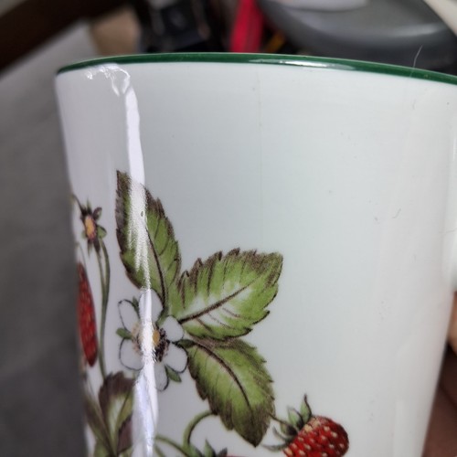 Astbury Fine Bone China, Royal Albert Staffordshire Mugs, Strawberries Design x3 - Picture 8 of 8