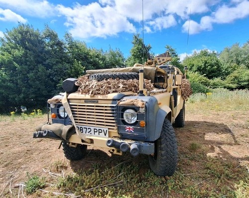Land Rover 110 V8 Desert Patrol Replica 1985 - Picture 17 of 19