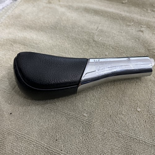 13-17 NISSAN PATHFINDER A / T SHIFTER LEVER KNOB GEAR SHIFT HANDLE OEM - Picture 1 of 3