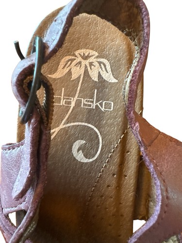 Dansko Women's Purple Leather Sandals Flower Cutout EU 40 ( US Size 9.5-10) - Picture 5 of 6