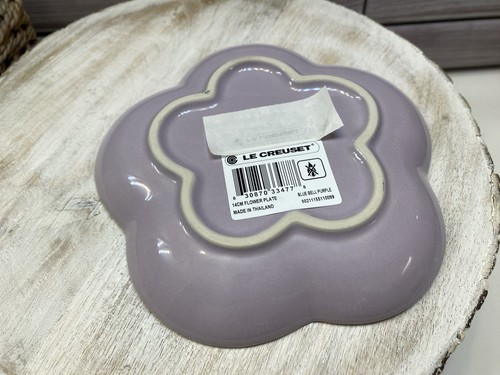 Le Creuset ❤️22cm Shell Pink &14cm Blue Bell Purple Flower Plate set NWT - Picture 11 of 14