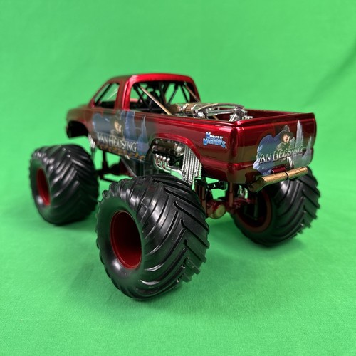 Muscle Machines Van Helsing 1/24 Scale Carolina Crusher Monster Truck Die Cast - Picture 6 of 12