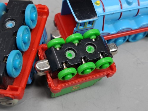 Diecast Thomas and Friends Trains And Coal Carts Vintage 2002 Era Lot Of 3 - Picture 19 of 21