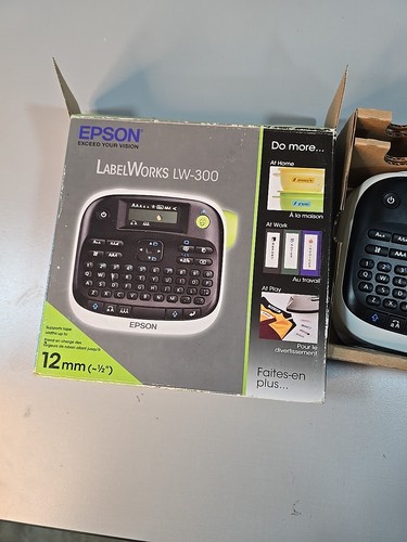 Epson LW-300 Label Printer Used. Need 4 AA Battery  - Picture 2 of 5