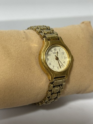 VTG 80's Seiko Ladies Quartz Watch GoldTone White Dial V401-0289 New Battery - Picture 2 of 3