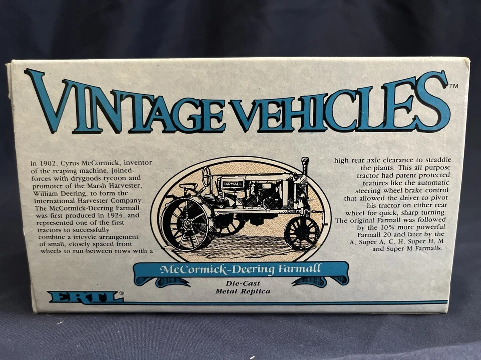 Vehículos de colección McCormick-Deering Farmall tractor - escala 1:43 Foto 2 de 2