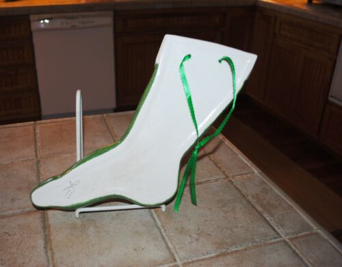 Vintage 12" Ceramic Christmas Stocking Wall Pocket Vase Very Nice Green - Picture 2 of 4