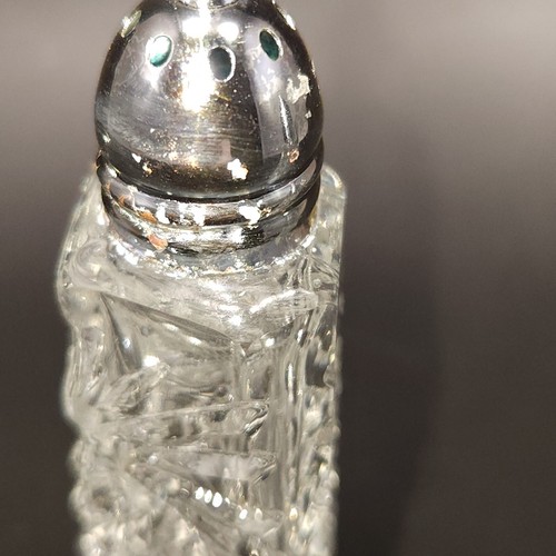 Clear Glass Footed Salt and Pepper Shakers 4in Diamond Shape Criss-Cross and Fan - Picture 10 of 24