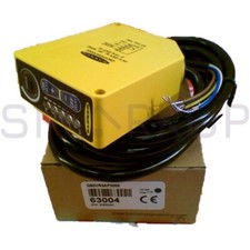 New In Box BANNER Q60VR3AF2000 Photoelectric Sensor