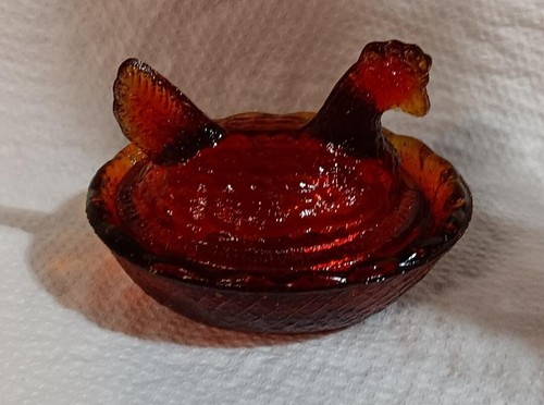 Henne auf Nest Salz Rot Glas Haus Geschenk Sammlerstück