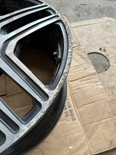 Mercedes-Benz G550 4x4 Squared 22 Factory Wheel OEM Genuine AMG (single) - Picture 4 of 16