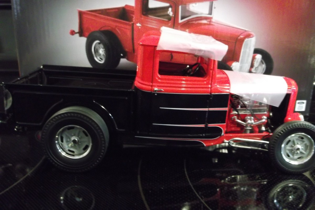 1932 FORD VINTAGE HOT ROD PICK UP TOM'S GARAGE 120 MADE ACME 1:18