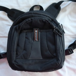 samsonite-black-mini-backpack-padded-shoulders