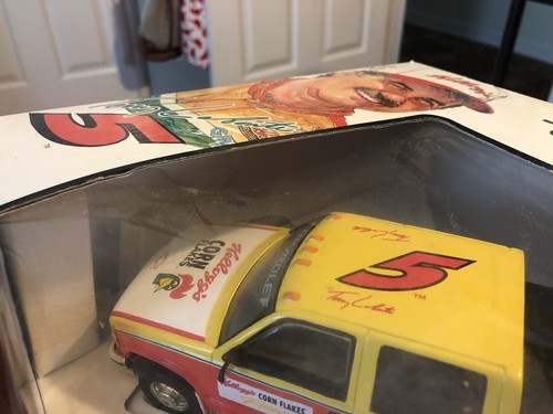 Brookfield Terry Labonte Crew Cab Trailer Race Car 1:25 Limited Edition - Picture 9 of 9