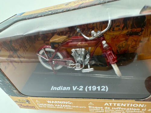 Indian V-2 1912 Red Motorcycle Die Cast with Plastic G scale Model 1:32 - Picture 3 of 3