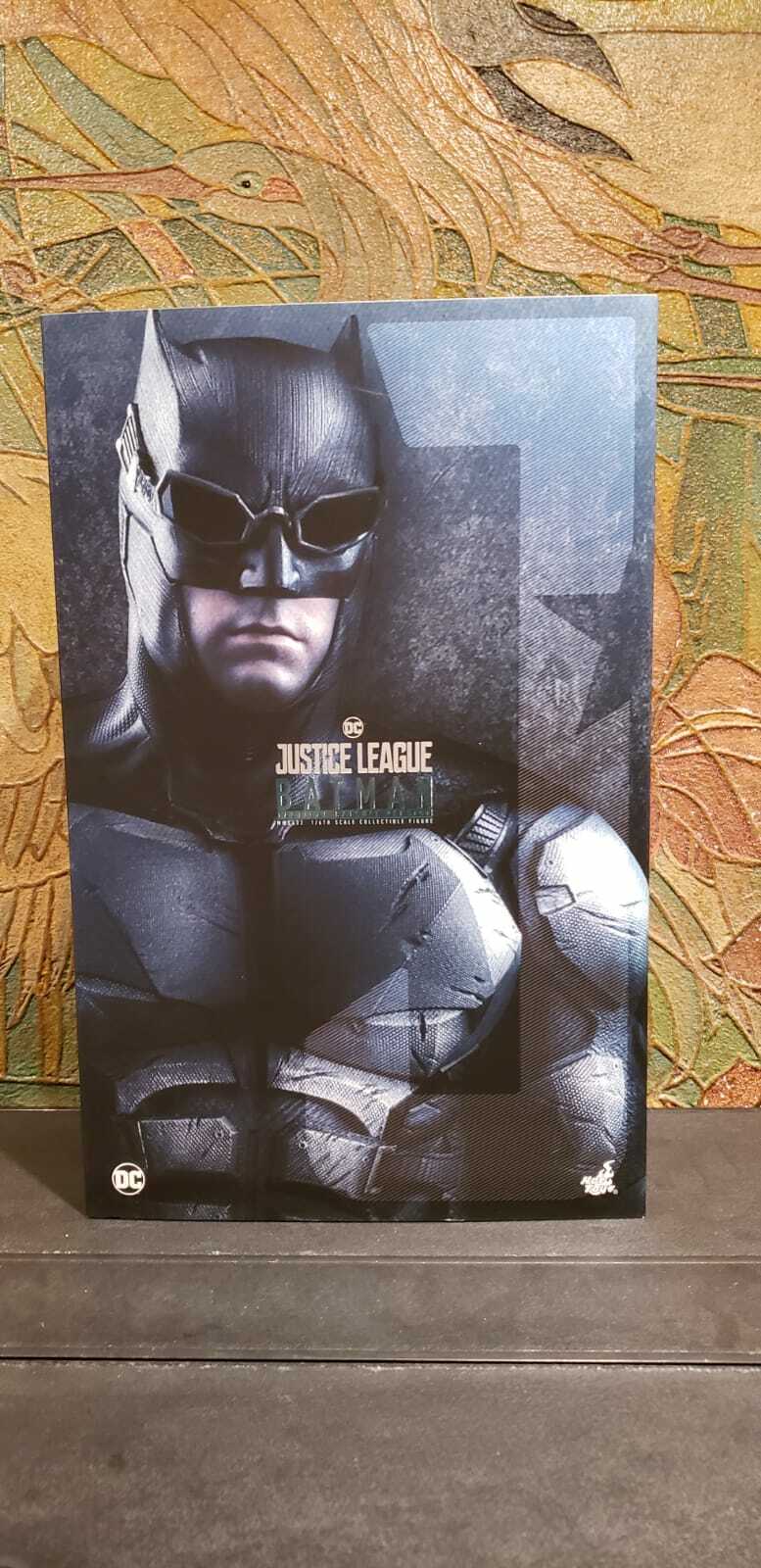 Hot toys Batman MMS432 Tactical Batsuit Version justice league BVS batmobile Hot toys Batman MMS432 Tactical Batsuit Version justice league BVS batmobile