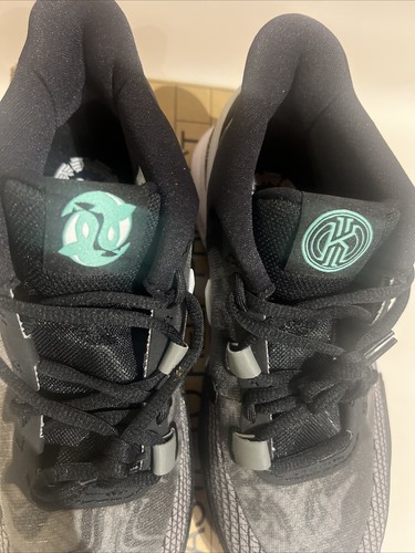 Nike Kyrie 8 GO Schuhe in Schwarz/Weiß/Menta Größe 6Y DQ8076-001. Neu Kostenloser Versand.. - Bild 13 von 16