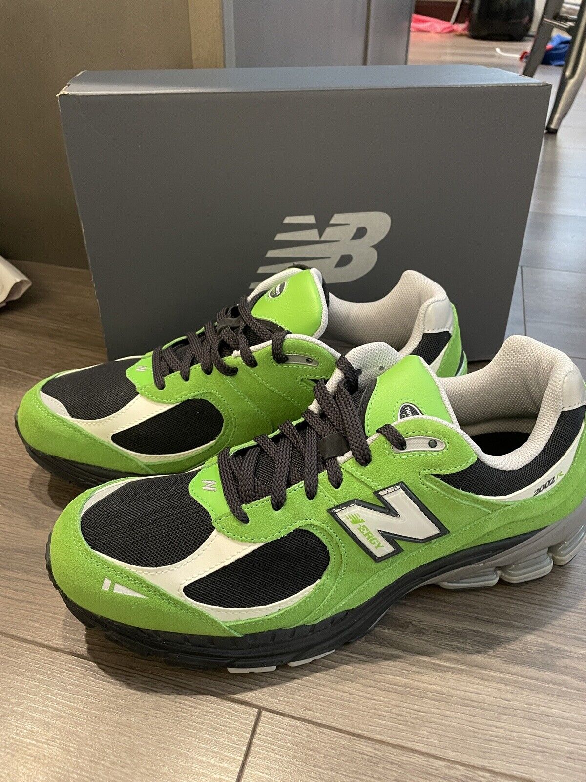 New Balance 2002R Green Apple Kawasaki Mens M2002RGZ Size 12