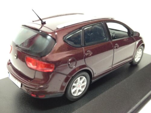 #18 Seat Altea XL Rojo 1:43 IXO Fischer diecast - Imagen 2 de 3