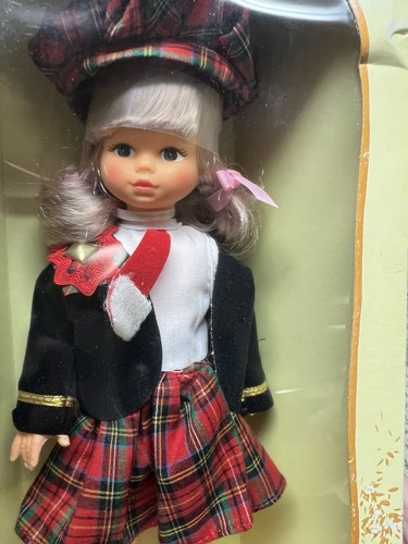 Dolls of Nations SCOTLAND 10” by Playmates Made in Hong Kong #5580 New Old Stock - Picture 5 of 7