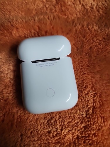 Genuine Apple AirPods Charging Case A1602. A Condition - Picture 3 of 5