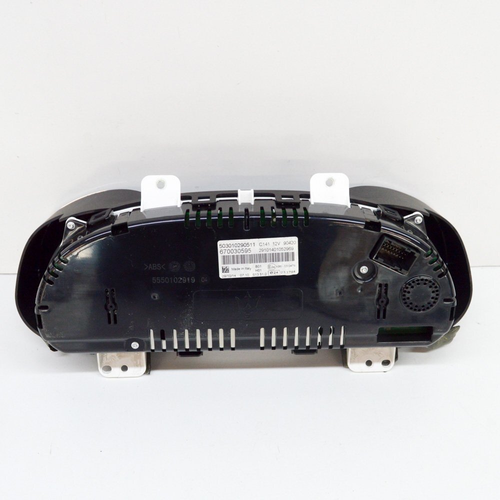 メイ 1/18 Motormax 1961-1967 Morris Mini Cooper RHD (Right Hand