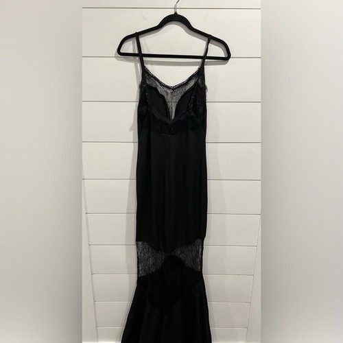 Stone Cold Fox black lace Edwin gown - Picture 5 of 9