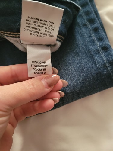 Hudson Beth Mid-Rise Baby Bootcut Dark Wash- Size 27 Pre Owned - Picture 9 of 9