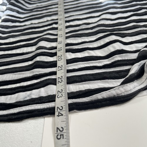Cut Loose Women Top M Black White 3-D Striped Textured Stretch - Picture 9 of 10