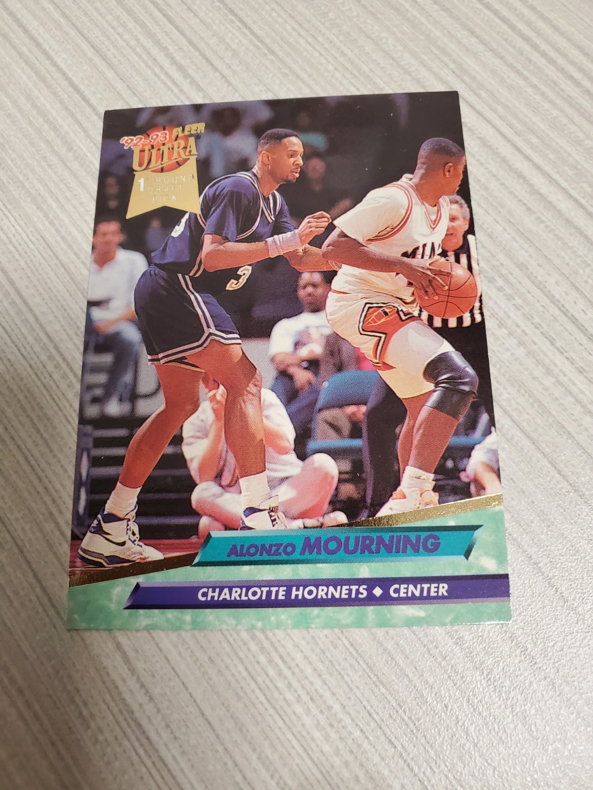 1992-93 Fleer Ultra - Alonzo Mourning #193 (RC) Charlotte Hornets