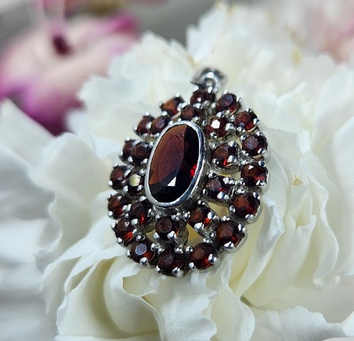 925 Sterling Silver Vintage Garnet Cluster Pendant Necklace L01SA - Picture 2 of 5