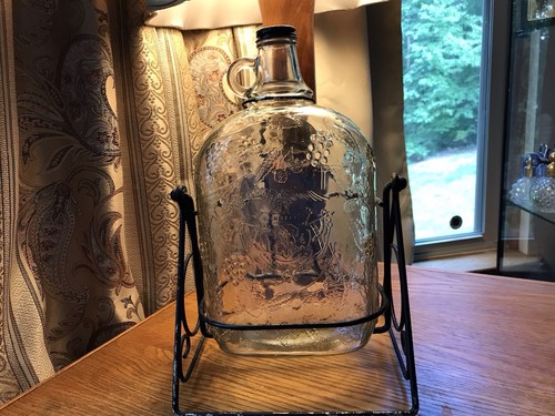 Vintage Garrett’s American Wine 1 Gallone Flasche geprägt mit Ständer
