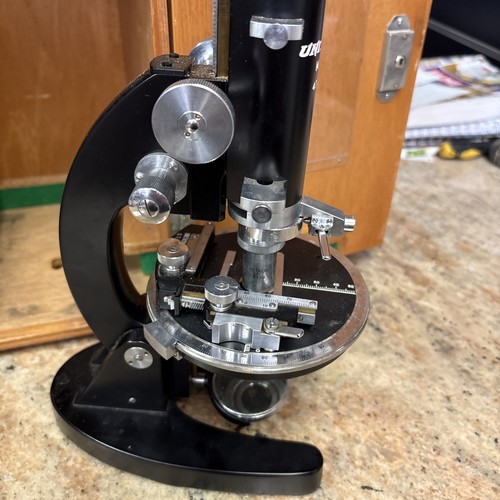 UNITRON MPS 47972 MICROSCOPE WITH CASE - Picture 5 of 8