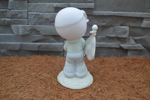 Precious Moments ~ 1984 Members Only ~ Trust in the Lord to the Finish ~ PM842 - Picture 5 of 8