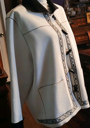 Alfred Dunner faux suede coat white/black with pockets embroidery size 18P - Picture 3 of 9