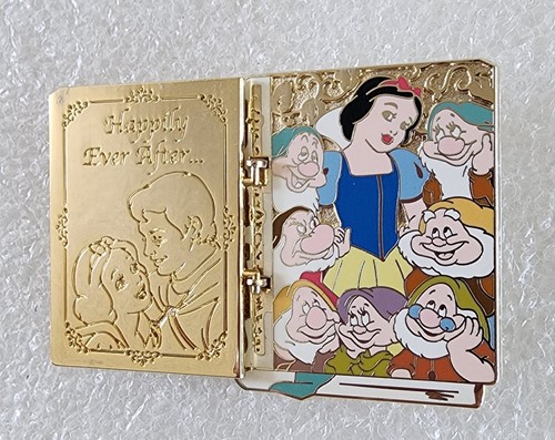 DISNEY DSF/DSSH SNOW WHITE & THE 7 DWARFS BOOK LE 300 RETIRED HTF PIN-FREE SHPG - Picture 9 of 10