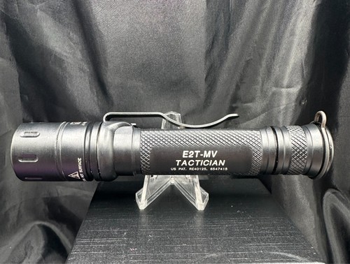 Linterna SureFire E2T-MV Tactician LED Executive 800 lúmenes - Imagen 2 de 3