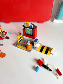 Lego Juniors City: Fire Suitcase (10685) *RETIRED* Not complete