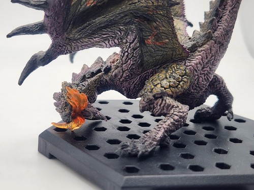 Dreadqueen Rathian Monster Hunter Generations Capcom Builder Trading Figure - Picture 4 of 6