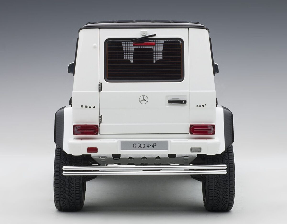 MERCEDES-BENZ G500 2 SQUARED 4X4 GLOSS WHITE 1:18 AUTOART MERCEDES-BENZ G500 2 SQUARED 4X4 GLOSS WHITE 1:18 AUTOART