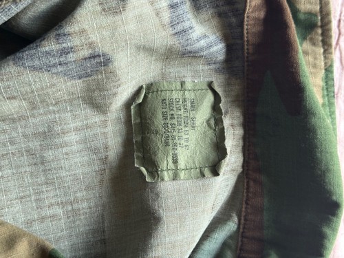 Camicia mimetica US Military Woodland BDU uomo piccola corta clima caldo - Foto 3 di 5