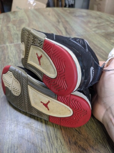 Scarpe per bambini Nike Air Jordan 4 retrò ""Bred"" BQ7670-060 taglia 10C - Foto 12 di 16