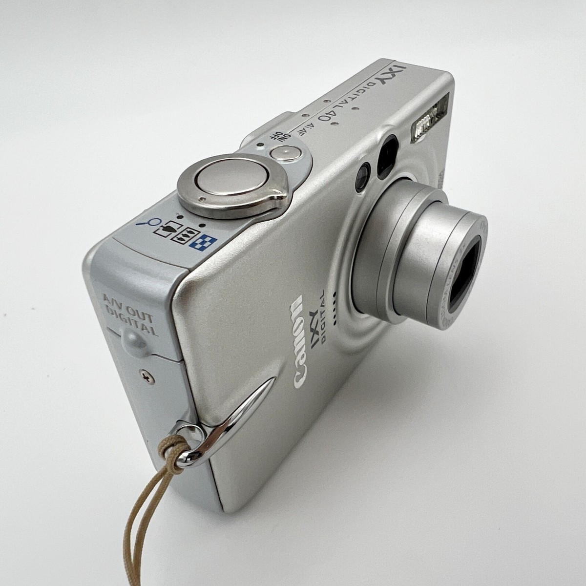 Canon　IXY DIGITAL 300 Canon PowerShot SD4000 IS (IXUS 300 HS / IXY 30S): Digital