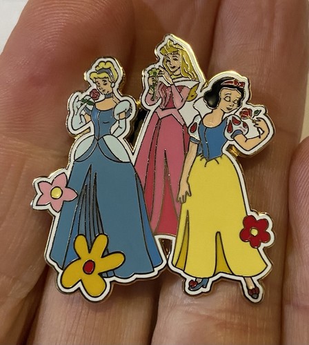 Disney Pin princess princesses 3 Snow White Cinderella Aurora Sleeping Beauty - Picture 1 of 3