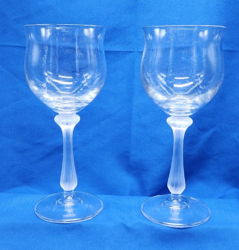 (2) Mikasa Frosted Stem Wine Glasses Laura Crystal 11 oz Goblets EUC Tulip Bowl - Picture 2 of 8