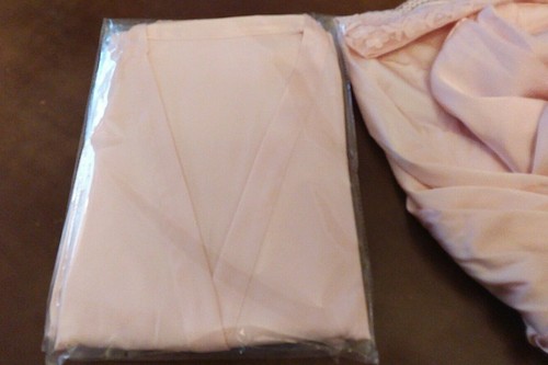 3 x Bridesmaids Robes soft peach colour NEW IN PACK - Picture 5 of 5