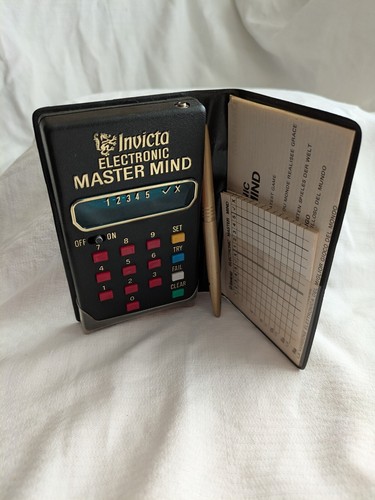 Invicta Electronic Mastermind w/case, instructions, pen (1977) Tested & working - Picture 5 of 5