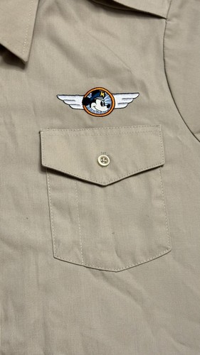 Disney Port Orleans Resort Cast Member Kurzarm Hemd mit Knopfleiste Khaki Größe M - Bild 3 von 5