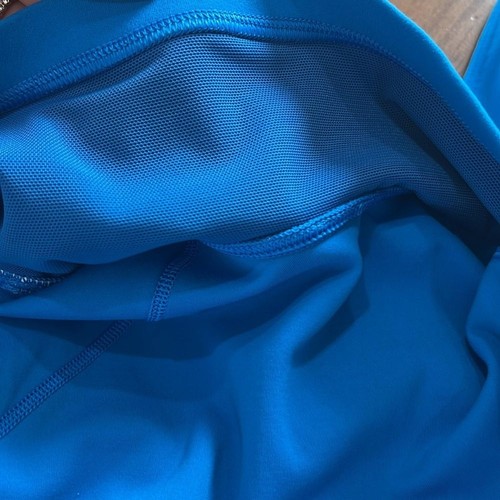 Camiseta sin mangas recortada Lululemon Align junto a la piscina azul para mujer talla 2 suave como la mantequilla - Imagen 7 de 7