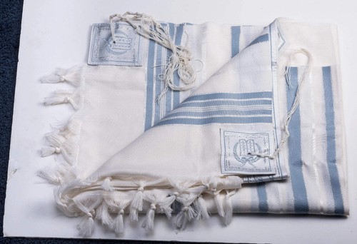 Tallit Tashbetz – Light Blue Shiny Silver - Picture 2 of 7
